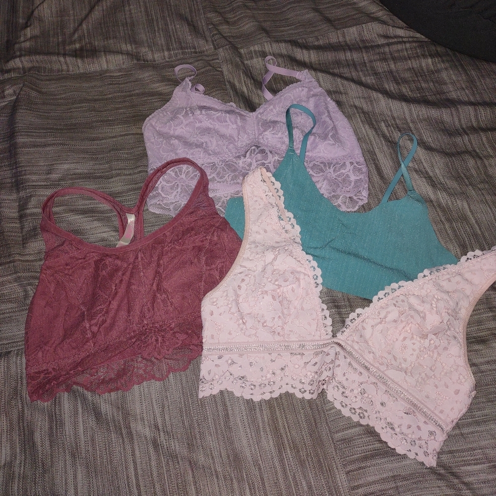 Bundle of 4 Victoria's Secret Brallete's Size Medium